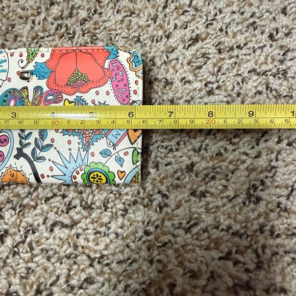 Wallet with Graffiti Design - Picture 5 of 6